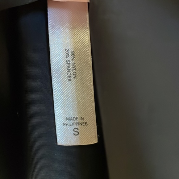 VICTORIA’S SECRET Classic Black Skirt 🦋 - Picture 3 of 4